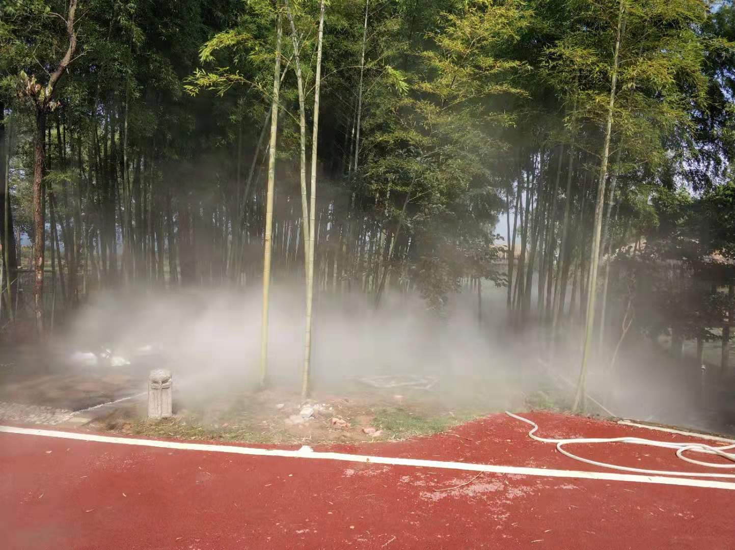 人造霧噴霧除塵的原理是什么？？